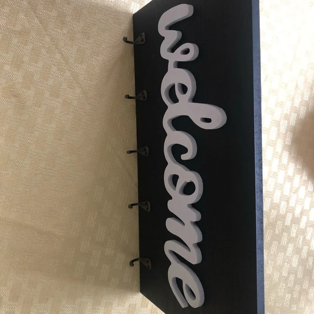 Wooden Welcome Key Holder Wall Sign w/ 5 Key Hooks